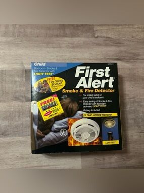 Vintage First Alert Battery Powered Smoke/Fire Detector Alarm SA91CH NOS 1994